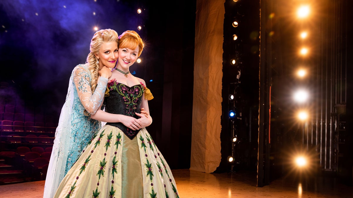 TOUR-Frozen-Caroline Bowman as Elsa-Caroline Innerbichler as Anna-photo by Matthew Murphy-11/19