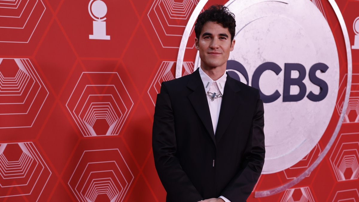 darren criss - 2020 tony awards - red carpet - emk