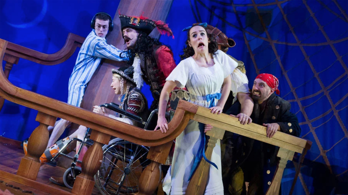 Peter Pan Goes Wrong - West End - Photo Alastair Muir